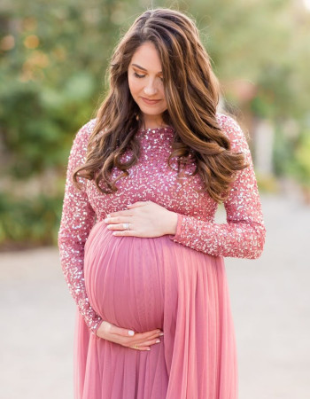 Mom in pink dress